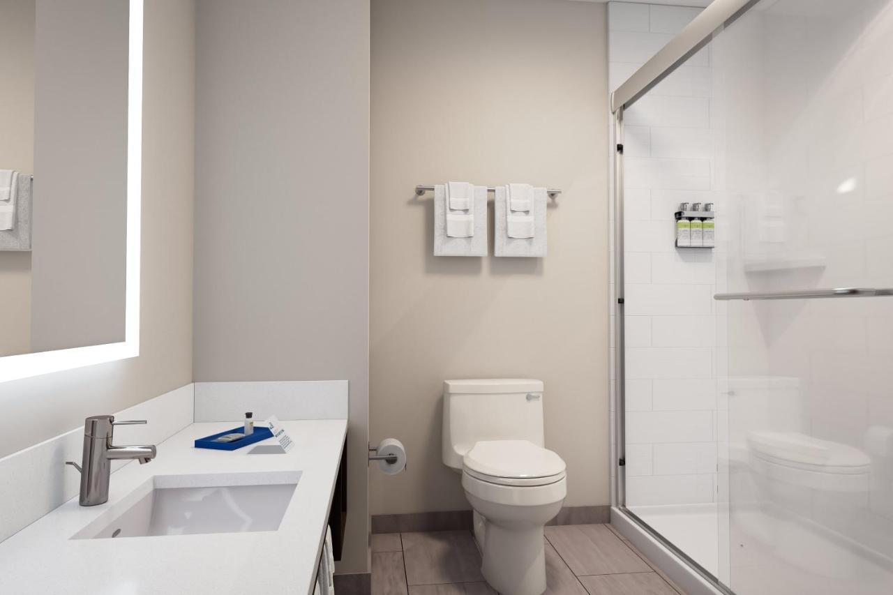 Holiday Inn Express & Suites Ridgecrest - China Lake By Ihg Bagian luar foto