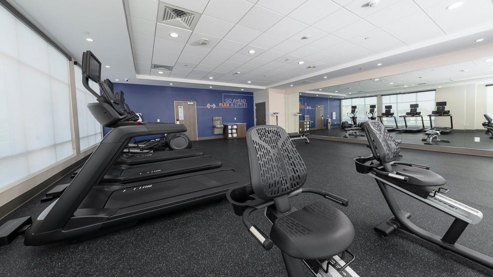 Holiday Inn Express & Suites Ridgecrest - China Lake By Ihg Bagian luar foto